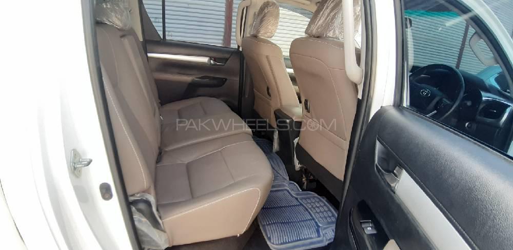 Toyota Hilux 2018 for Sale in Peshawar Toyota Hilux 2018 for Sale in Peshawar Image-4