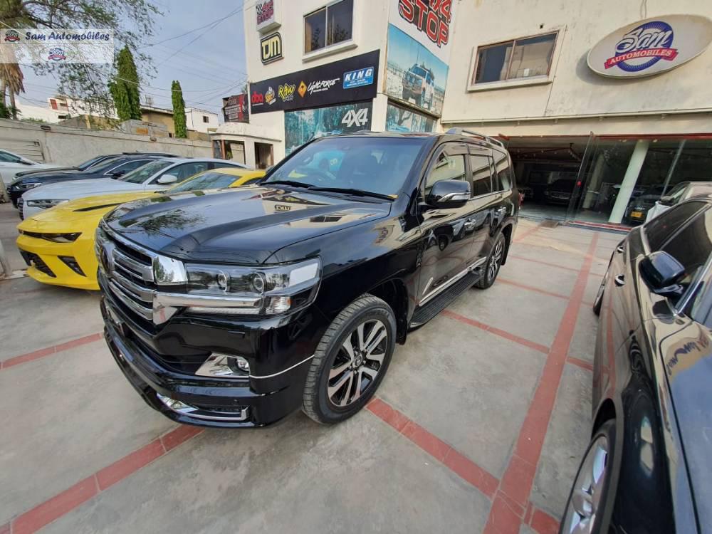 Toyota Land Cruiser 2017 for Sale in Karachi Toyota Land Cruiser 2017 for Sale in Karachi Image-4