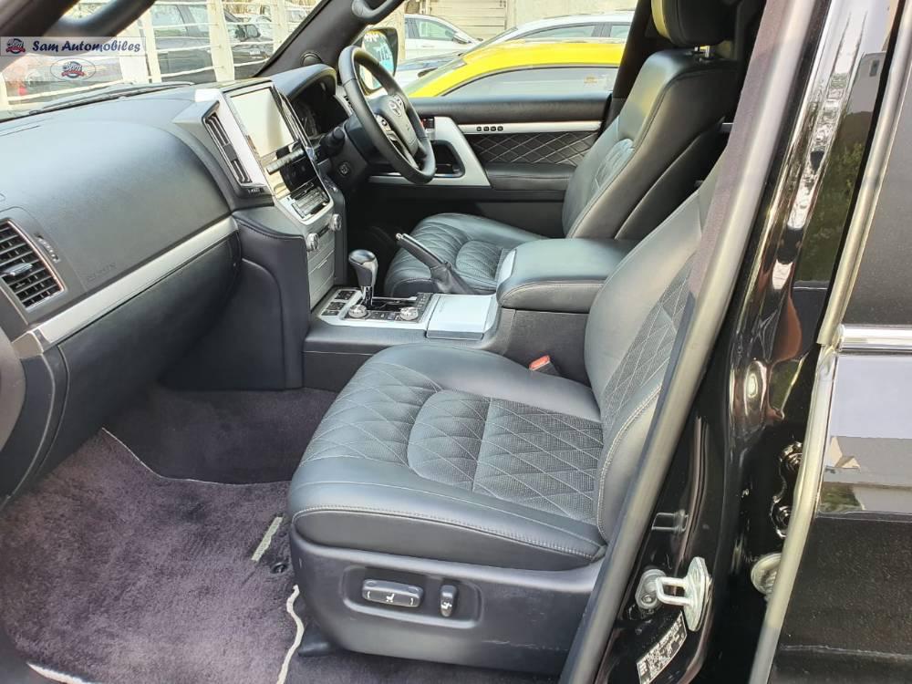 Toyota Land Cruiser 2017 for Sale in Karachi Toyota Land Cruiser 2017 for Sale in Karachi Image-6