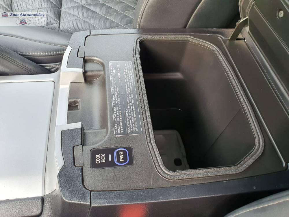 Toyota Land Cruiser 2017 for Sale in Karachi Toyota Land Cruiser 2017 for Sale in Karachi Image-12