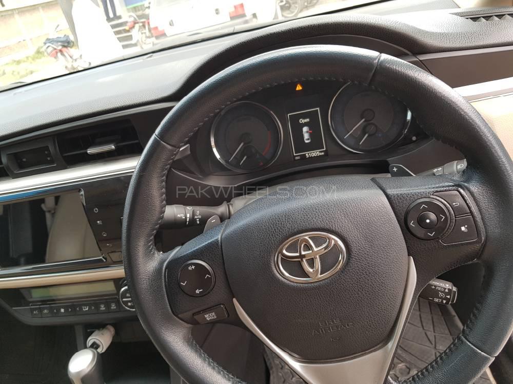Toyota Corolla 2017 for Sale in Peshawar Toyota Corolla 2017 for Sale in Peshawar Image-9