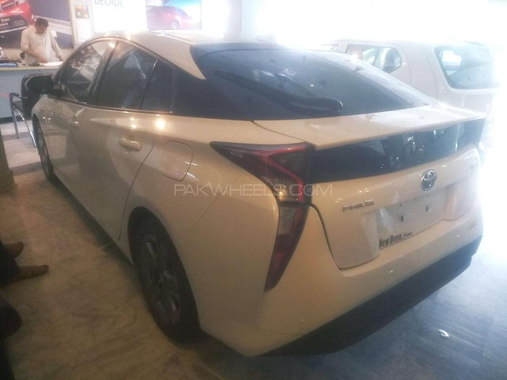 Toyota Prius 2016 for Sale in Rawalpindi Toyota Prius 2016 for Sale in Rawalpindi Image-3