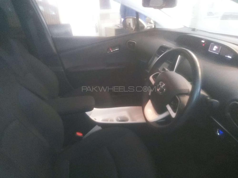 Toyota Prius 2016 for Sale in Rawalpindi Toyota Prius 2016 for Sale in Rawalpindi Image-6