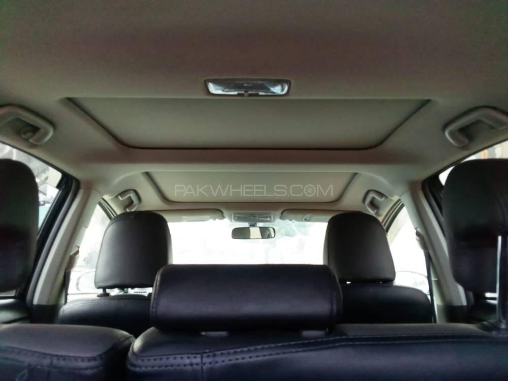 Toyota Prius 2012 for Sale in Karachi Toyota Prius 2012 for Sale in Karachi Image-11