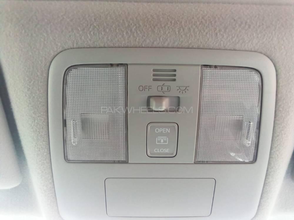 Toyota Prius 2012 for Sale in Karachi Toyota Prius 2012 for Sale in Karachi Image-18