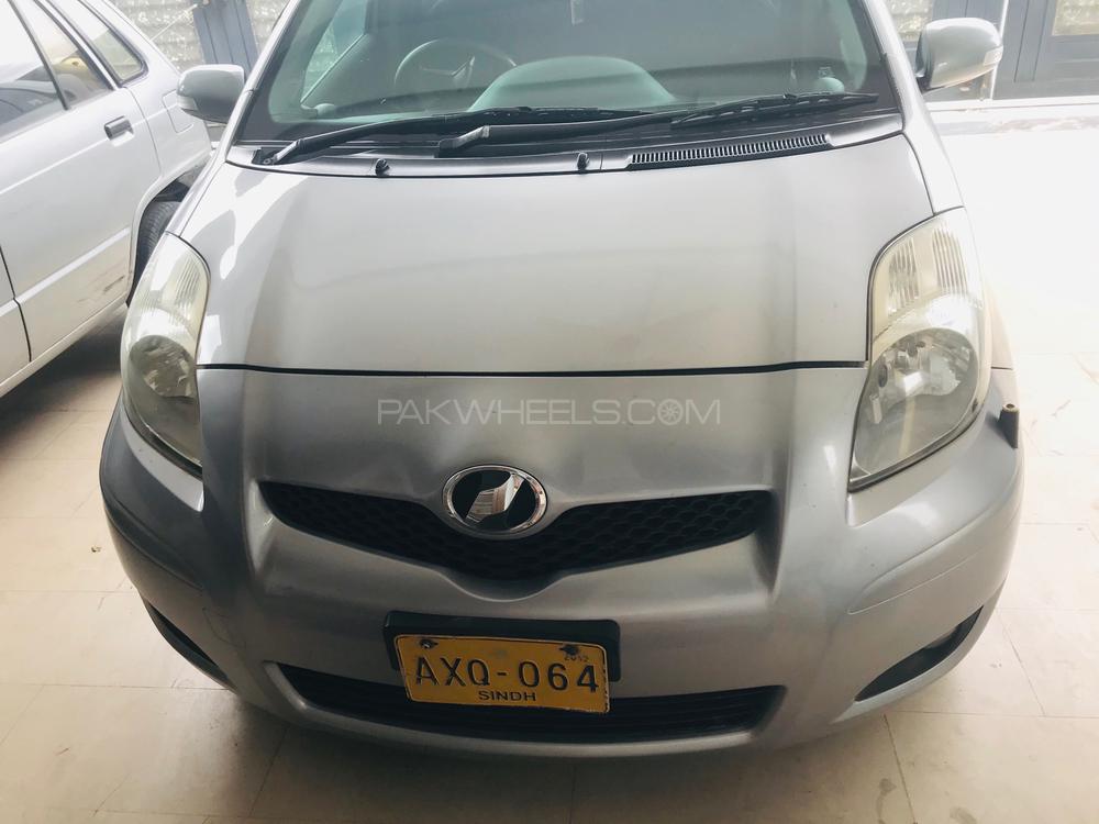 Toyota Vitz 2009 for Sale in Islamabad Image-1