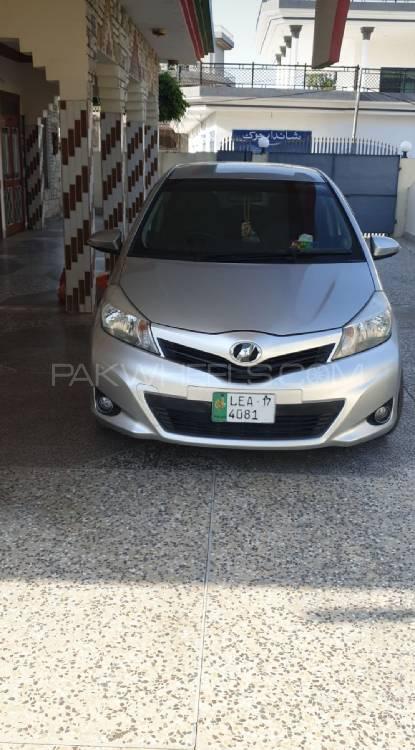 Toyota Vitz 2013 for Sale in Kharian Image-1