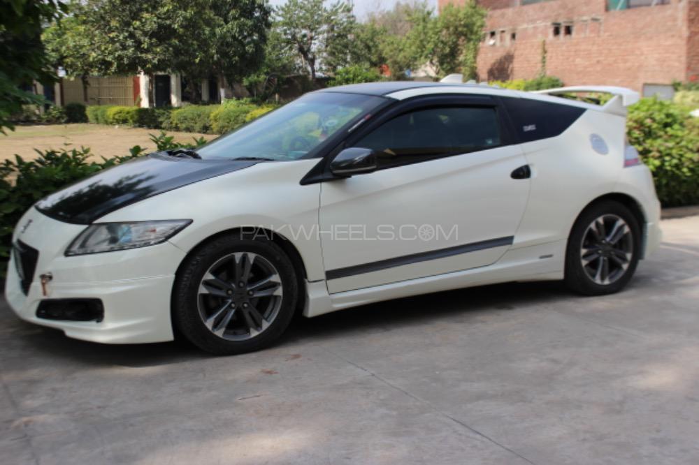 Honda CR-Z - 2011  Honda CR-Z - 2011  Image-2