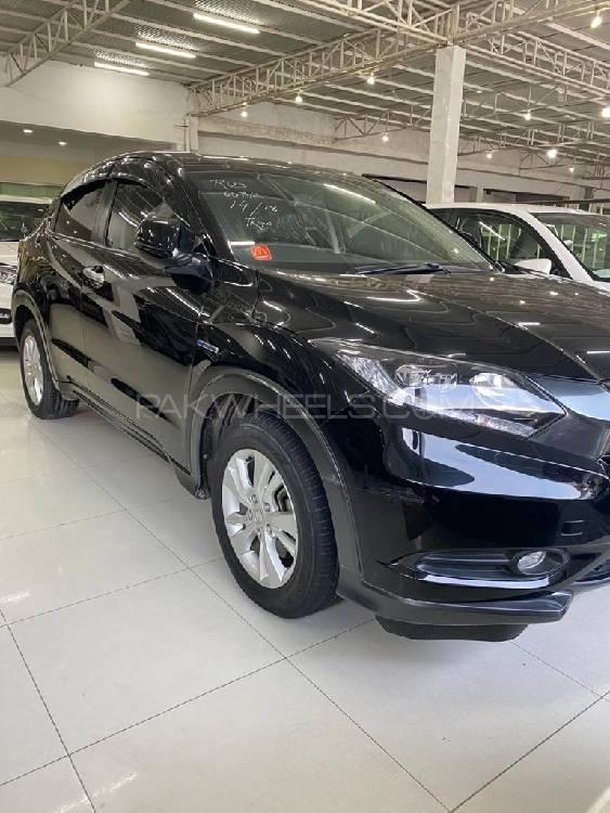 Honda Vezel 2014 for Sale in Peshawar Honda Vezel 2014 for Sale in Peshawar Image-4