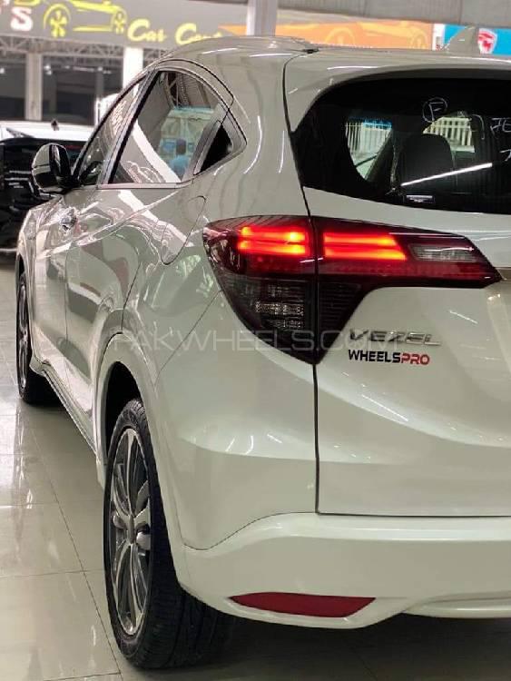 Honda Vezel 2018 for Sale in Peshawar Honda Vezel 2018 for Sale in Peshawar Image-5