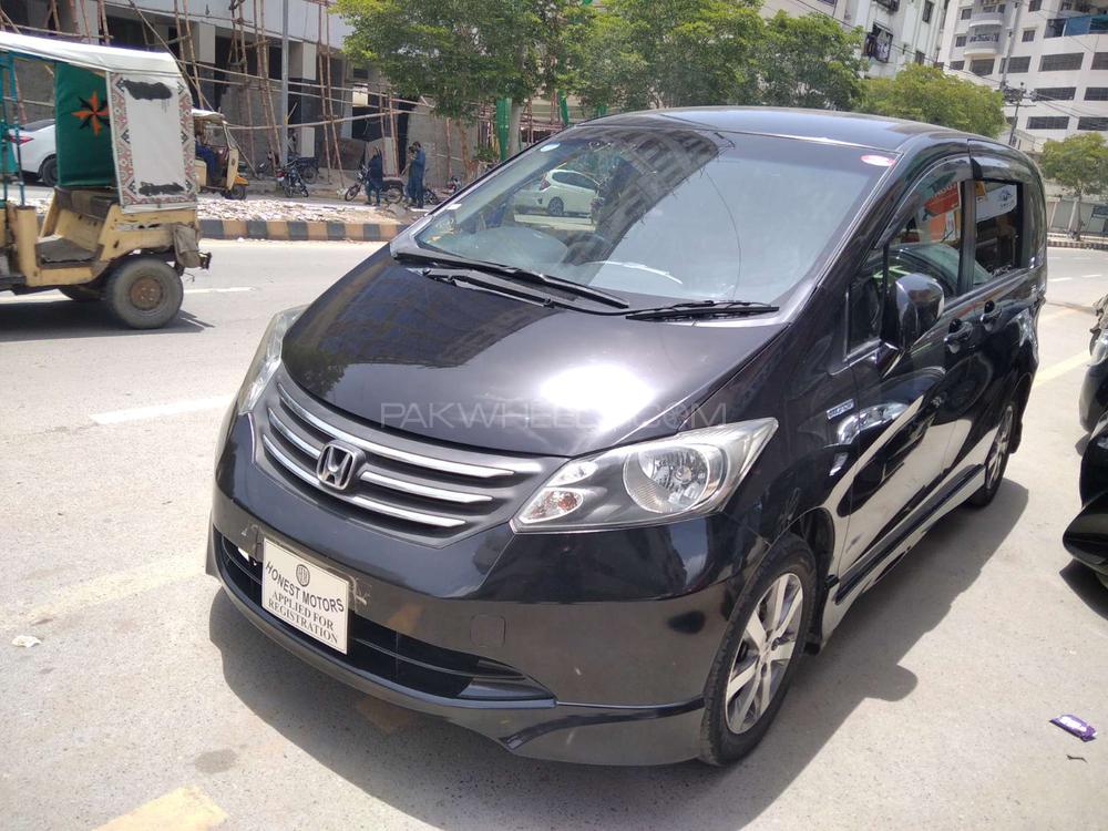 Honda Freed 2015 for Sale in Karachi Image-1
