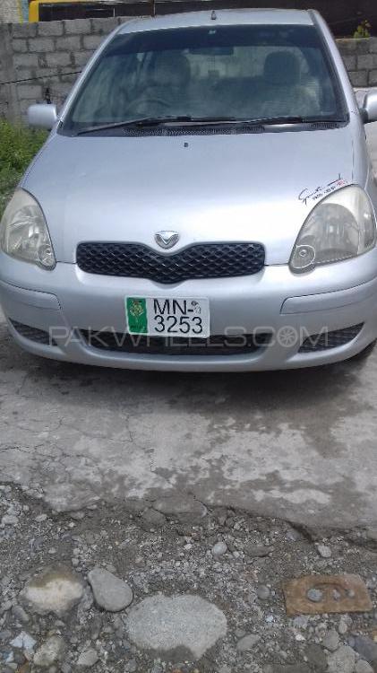 Toyota Vitz 2000 for Sale in Swat Image-1