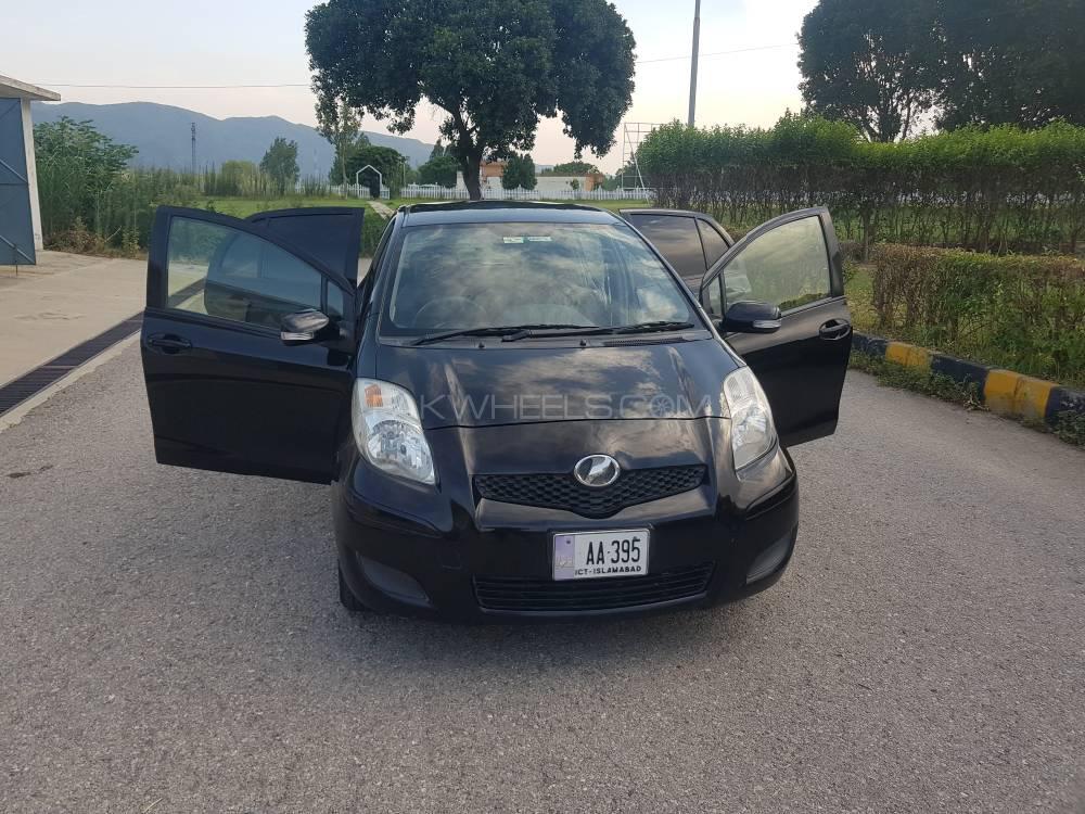 Toyota Vitz 2010 for Sale in Taxila Image-1