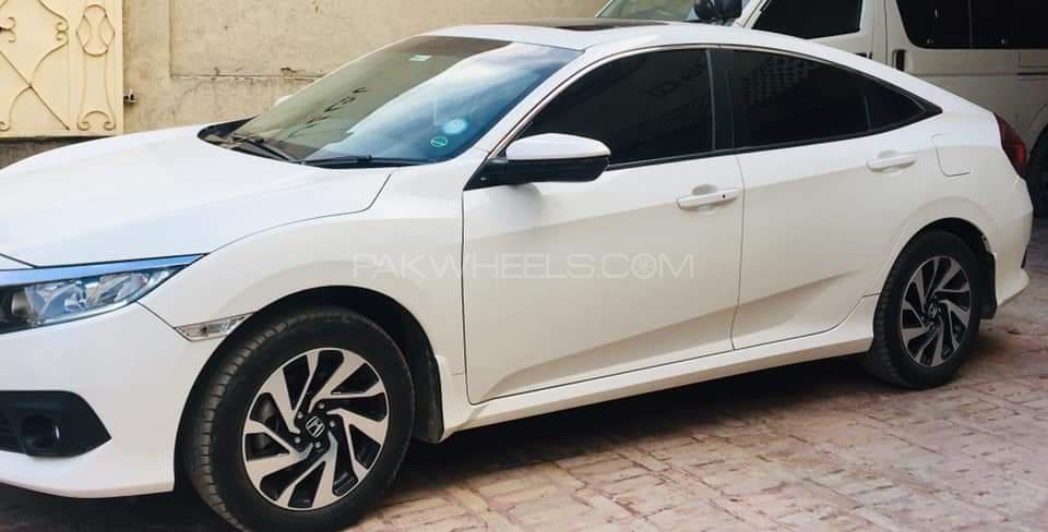 Honda Civic - 2017  Honda Civic - 2017  Image-2