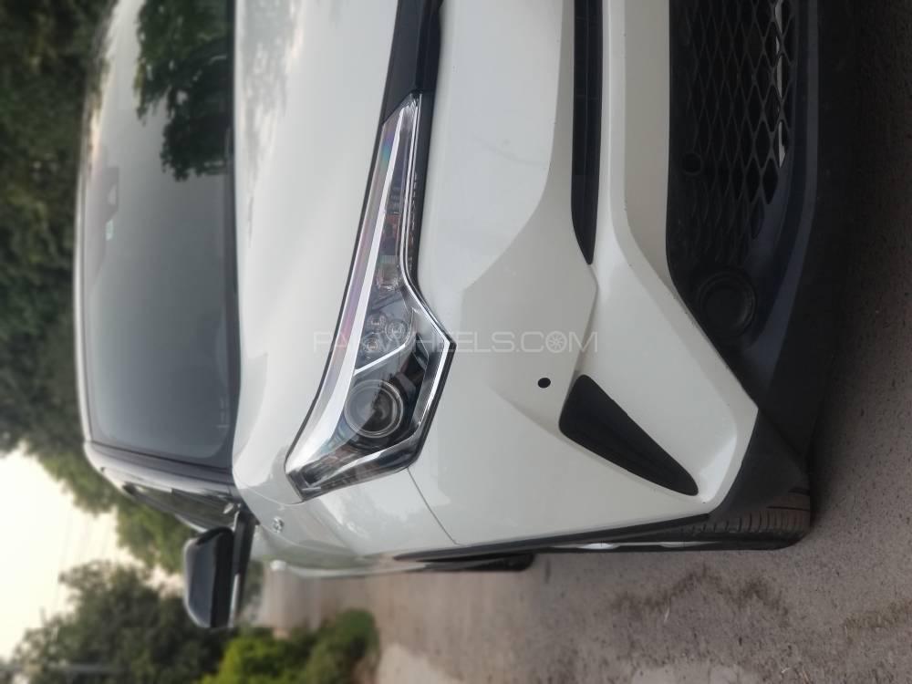Toyota C-HR 2017 for Sale in Peshawar Toyota C-HR 2017 for Sale in Peshawar Image-7
