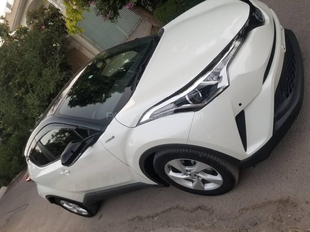 Toyota C-HR 2017 for Sale in Peshawar Toyota C-HR 2017 for Sale in Peshawar Image-13
