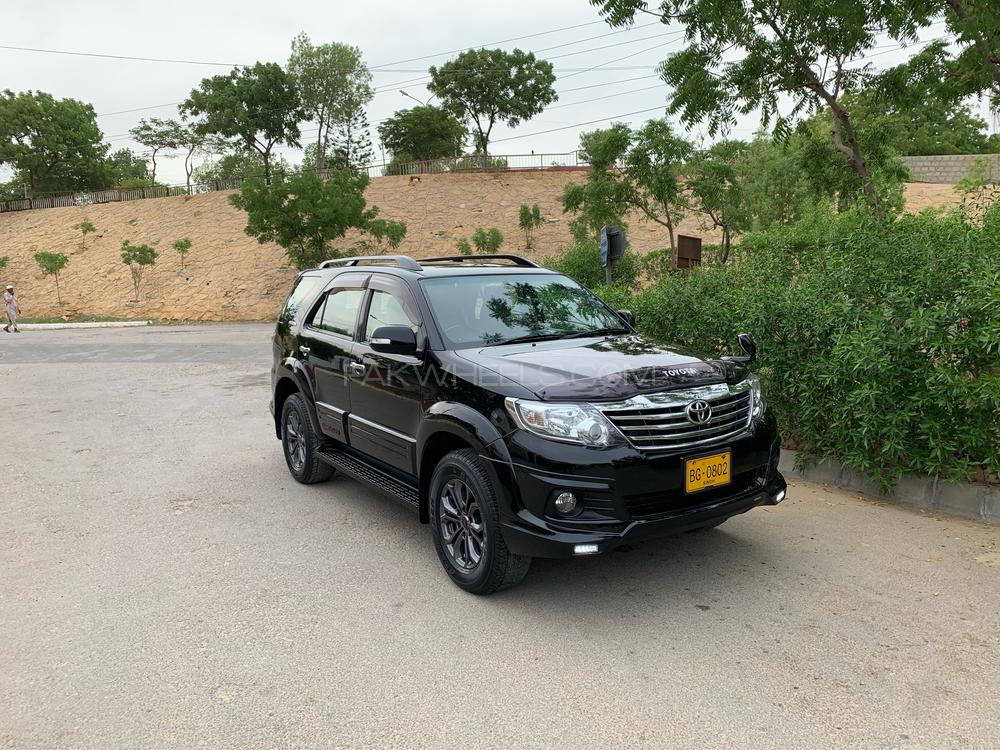 Toyota Fortuner 2016 for Sale in Karachi Image-1