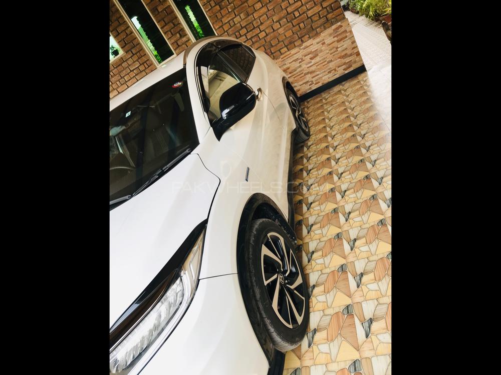 Honda Vezel 2018 for Sale in Peshawar Honda Vezel 2018 for Sale in Peshawar Image-3