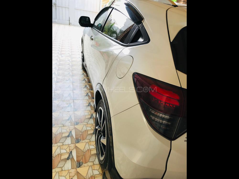 Honda Vezel 2018 for Sale in Peshawar Honda Vezel 2018 for Sale in Peshawar Image-5
