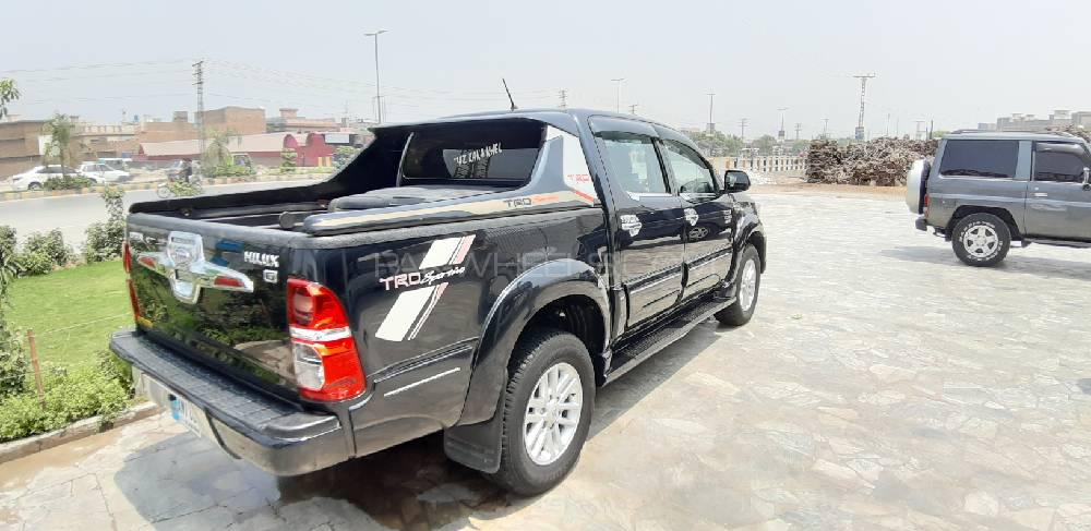 Toyota Hilux 2014 for Sale in Peshawar Toyota Hilux 2014 for Sale in Peshawar Image-12