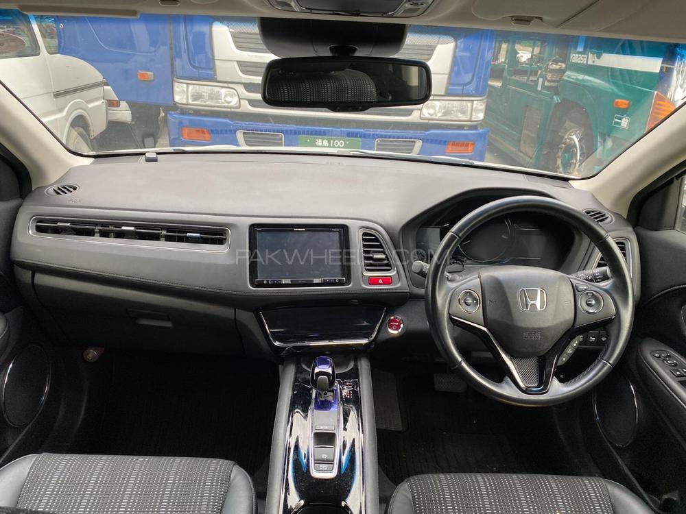 Honda Vezel 2015 for Sale in Peshawar Honda Vezel 2015 for Sale in Peshawar Image-11