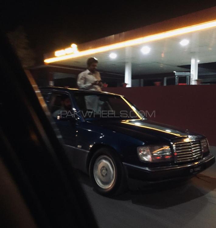 Mercedes Benz E Class - 1992  Mercedes Benz E Class - 1992  Image-3