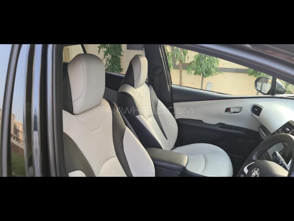 Toyota Prius 2015 for Sale in Gujranwala Toyota Prius 2015 for Sale in Gujranwala Image-4