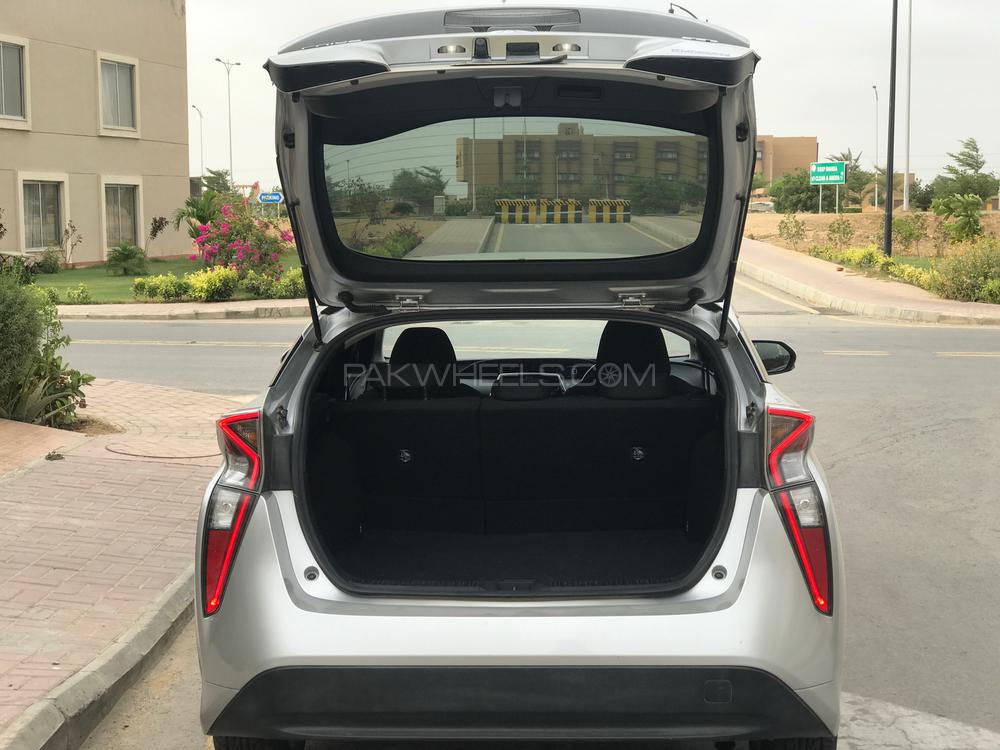 Toyota Prius 2016 for Sale in Karachi Toyota Prius 2016 for Sale in Karachi Image-8