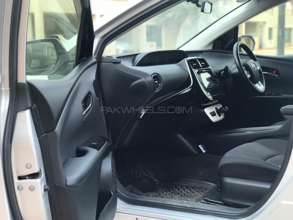 Toyota Prius 2016 for Sale in Karachi Toyota Prius 2016 for Sale in Karachi Image-12