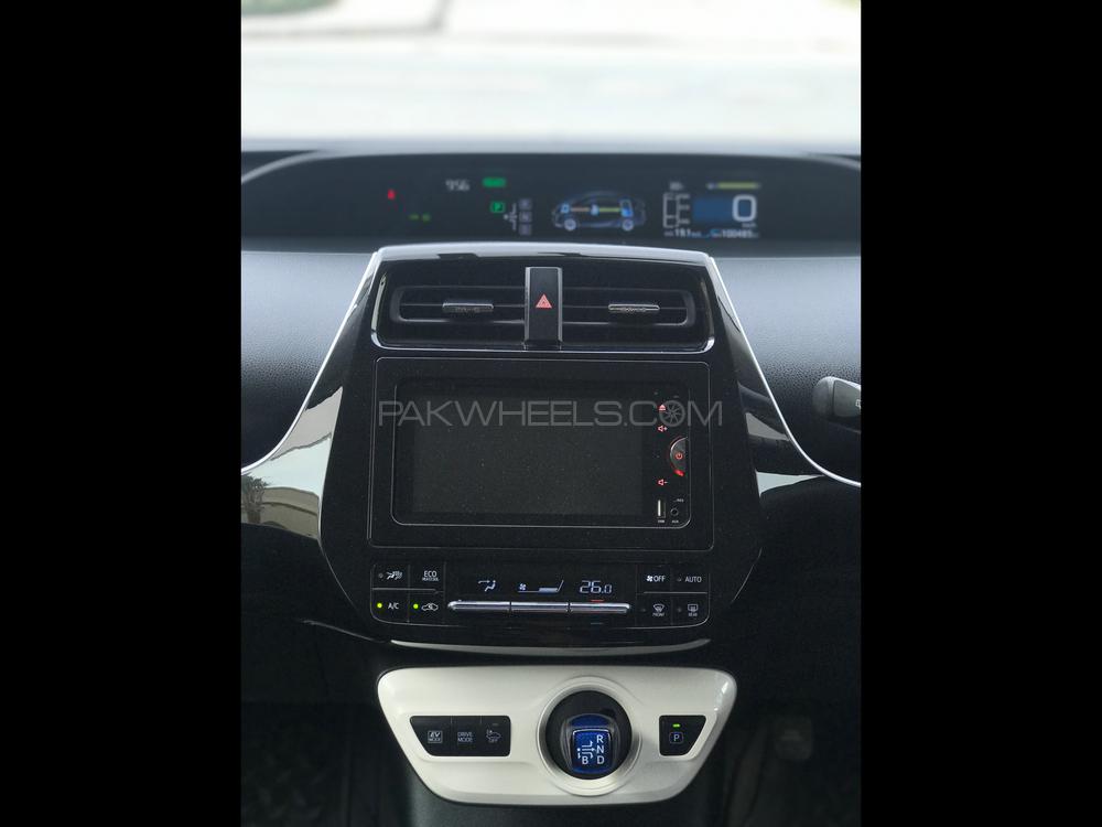 Toyota Prius 2016 for Sale in Karachi Toyota Prius 2016 for Sale in Karachi Image-14