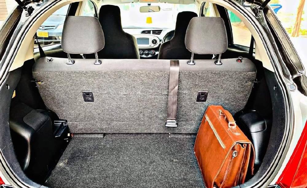 Toyota Vitz 2011 for Sale in Lahore Toyota Vitz 2011 for Sale in Lahore Image-9