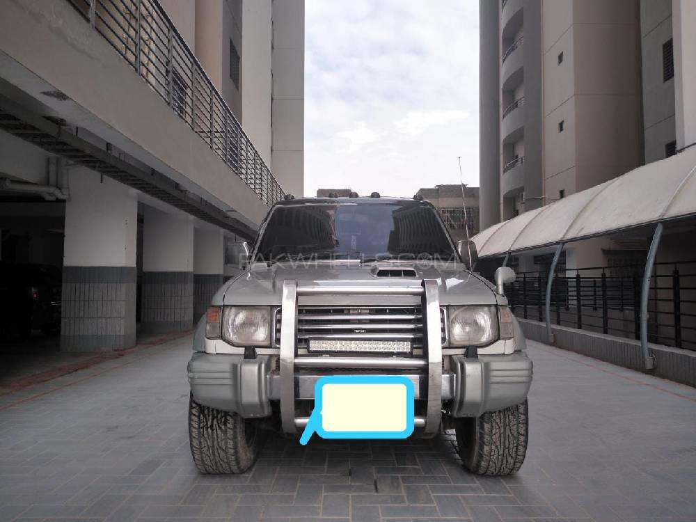 Mitsubishi Pajero 1997 for Sale in Karachi Image-1