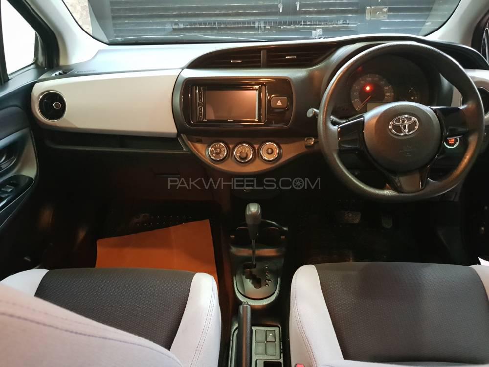 Toyota Vitz 2015 for Sale in Sialkot Toyota Vitz 2015 for Sale in Sialkot Image-6