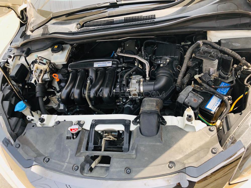 Honda Vezel 2017 for Sale in Karachi Honda Vezel 2017 for Sale in Karachi Image-4