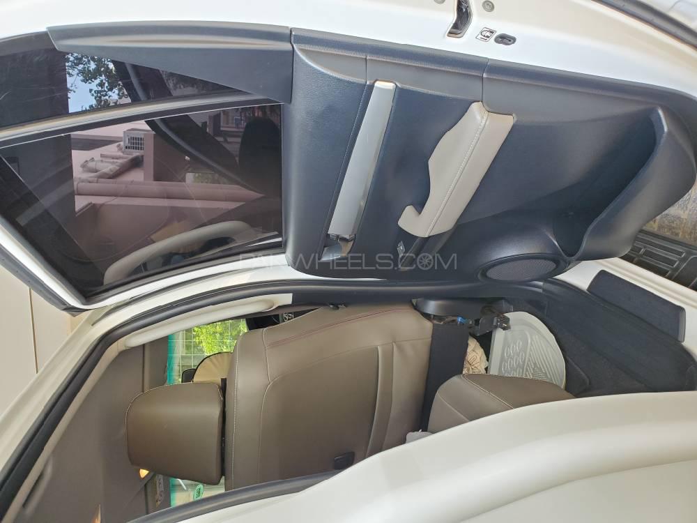 Toyota Hilux 2017 for Sale in Lahore Toyota Hilux 2017 for Sale in Lahore Image-9
