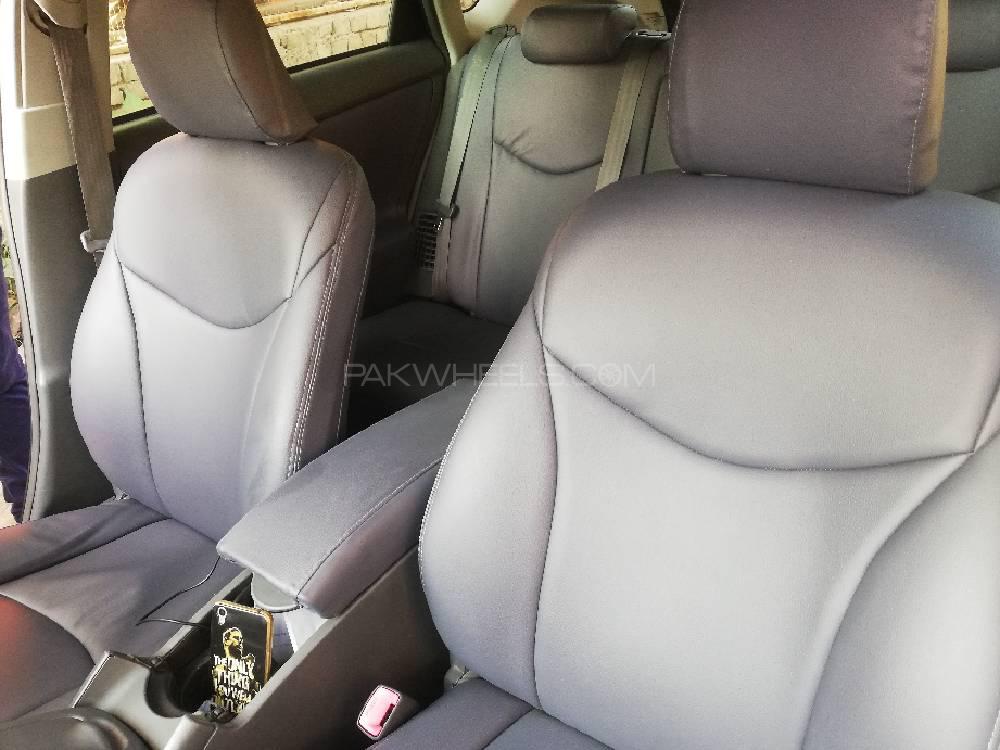 Toyota Prius 2014 for Sale in Lahore Toyota Prius 2014 for Sale in Lahore Image-4