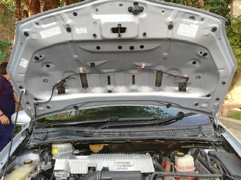 Toyota Prius 2014 for Sale in Lahore Toyota Prius 2014 for Sale in Lahore Image-13