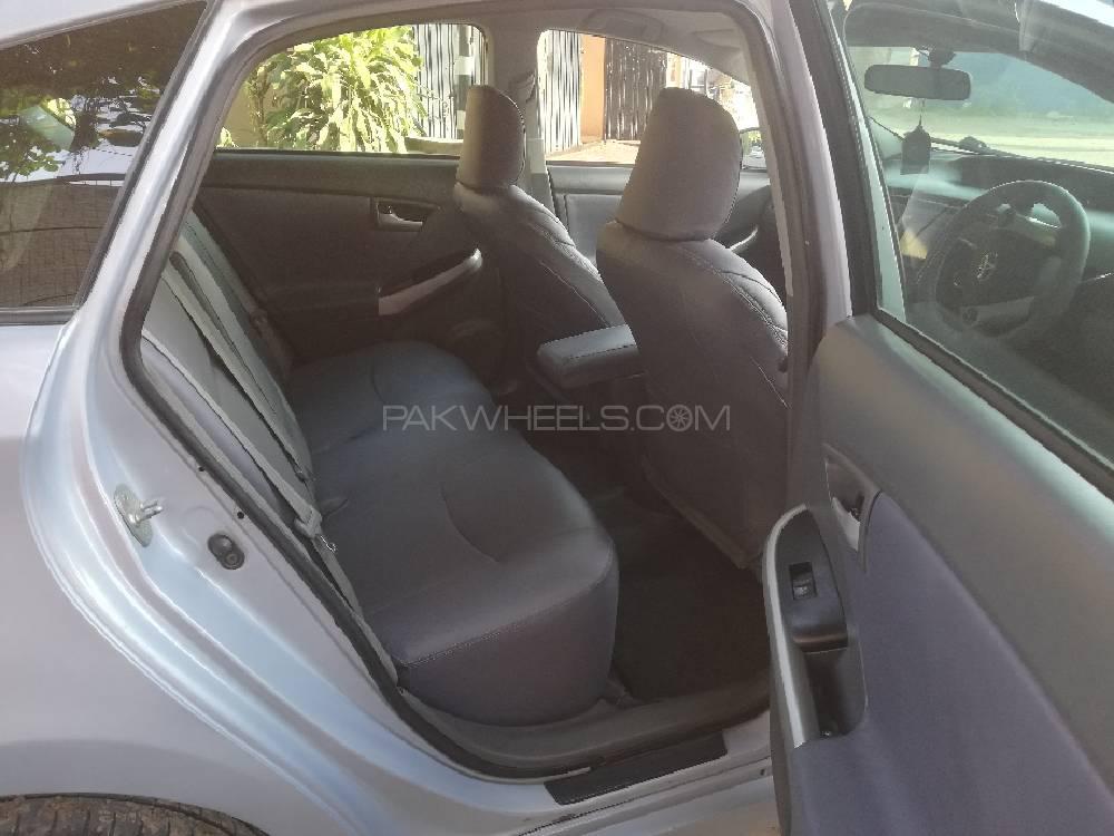 Toyota Prius 2014 for Sale in Lahore Toyota Prius 2014 for Sale in Lahore Image-6