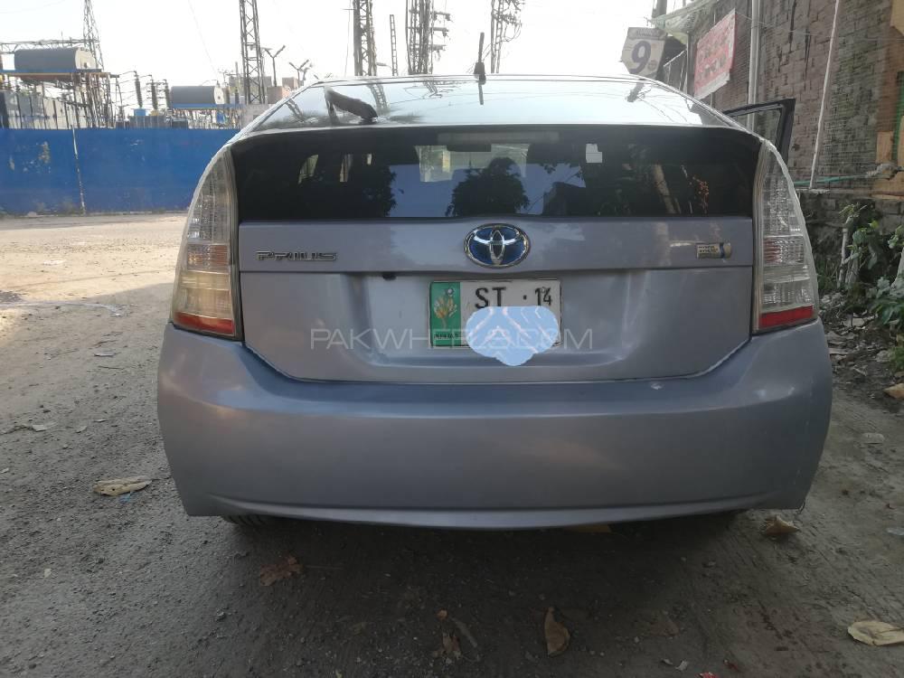 Toyota Prius 2014 for Sale in Lahore Toyota Prius 2014 for Sale in Lahore Image-18