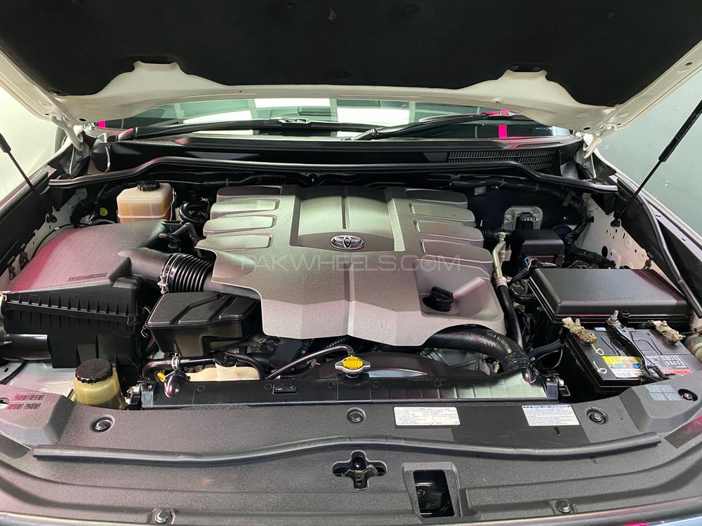 Toyota Land Cruiser 2011 for Sale in Karachi Toyota Land Cruiser 2011 for Sale in Karachi Image-5