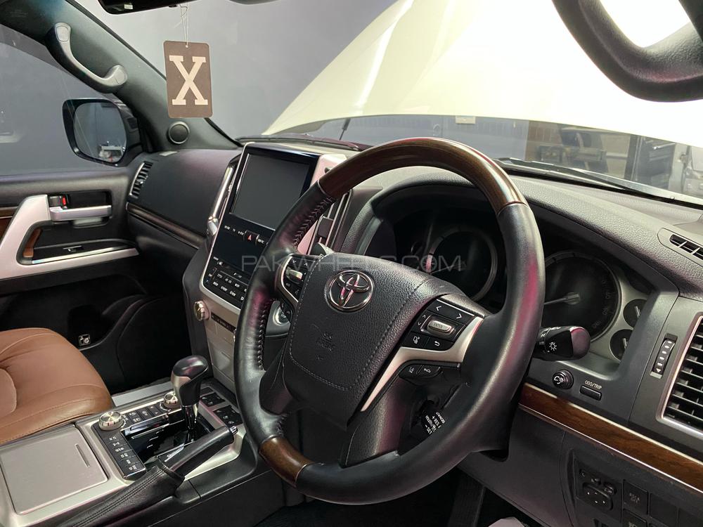 Toyota Land Cruiser 2011 for Sale in Karachi Toyota Land Cruiser 2011 for Sale in Karachi Image-2