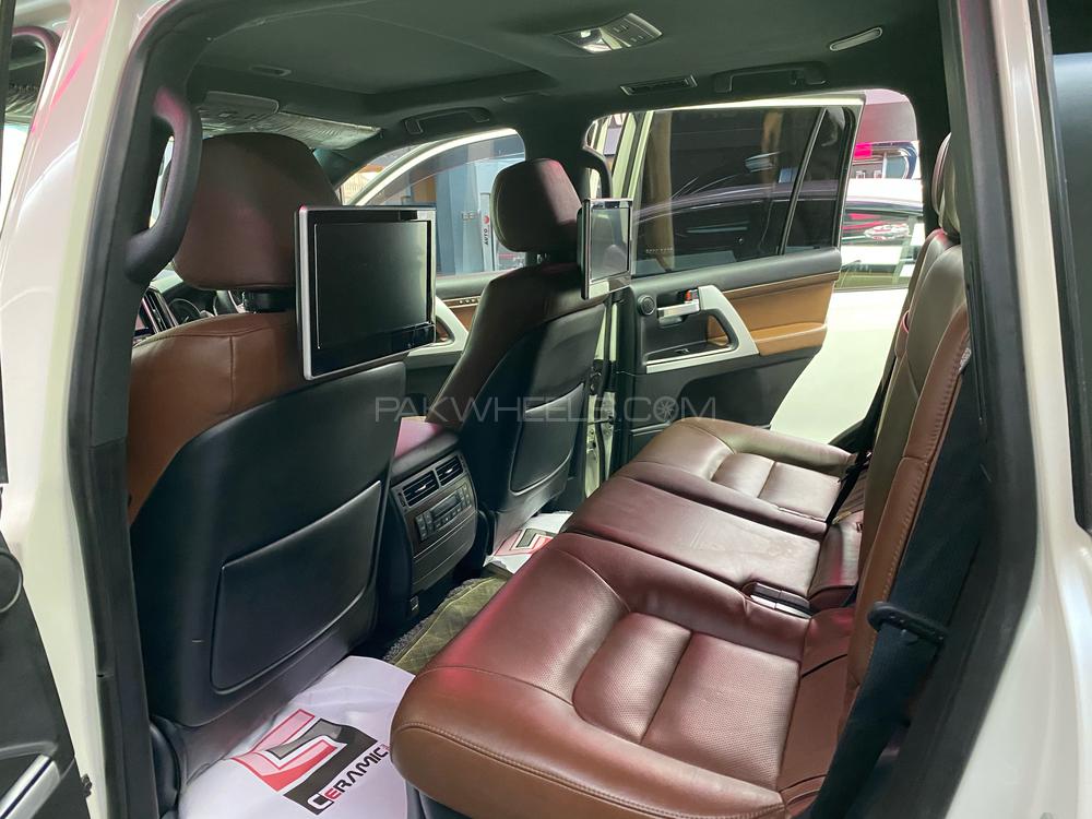 Toyota Land Cruiser 2011 for Sale in Karachi Toyota Land Cruiser 2011 for Sale in Karachi Image-8