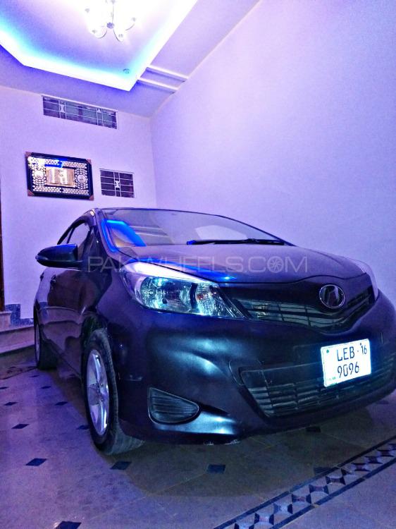 Toyota Vitz 2012 for Sale in Mandi bahauddin Image-1