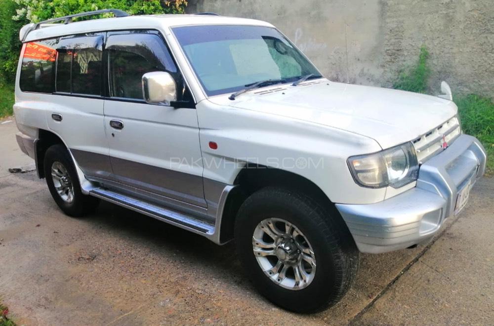 Mitsubishi Pajero 2001 for Sale in Lahore Image-1