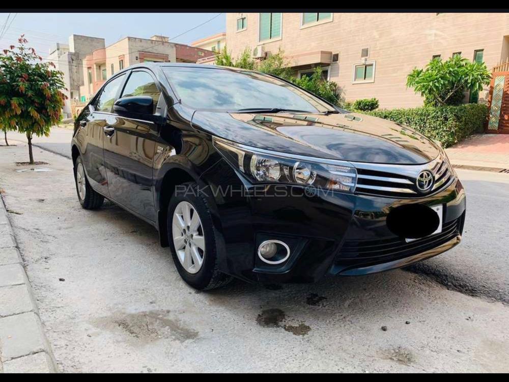 Toyota Corolla 2017 for Sale in Islamabad Image-1