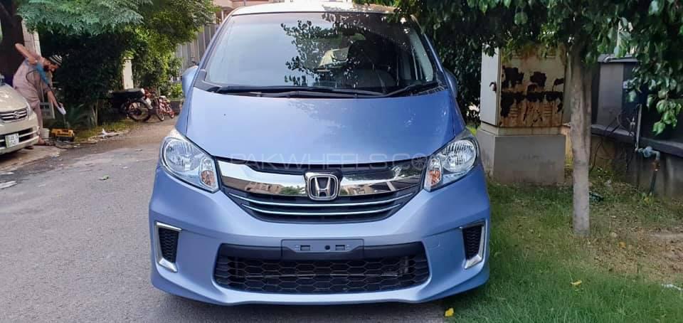 Honda Freed 2015 for Sale in Lahore Image-1