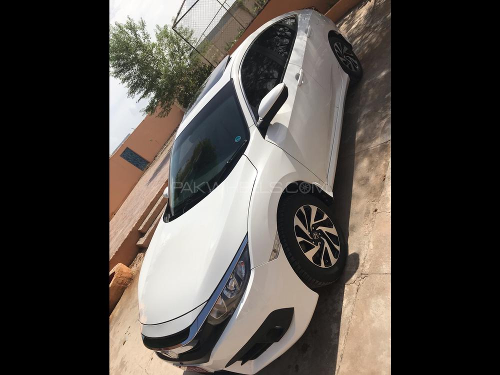 Honda Civic 2018 for Sale in Hyderabad Honda Civic 2018 for Sale in Hyderabad Image-5