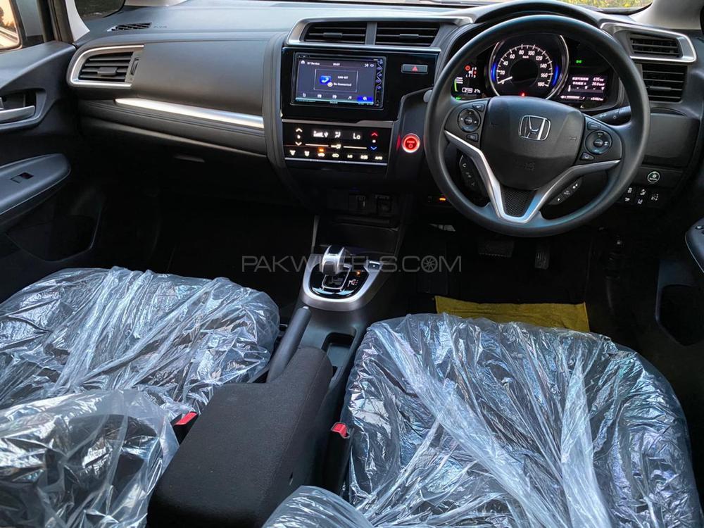 Honda Fit 2017 for Sale in Lahore Honda Fit 2017 for Sale in Lahore Image-4