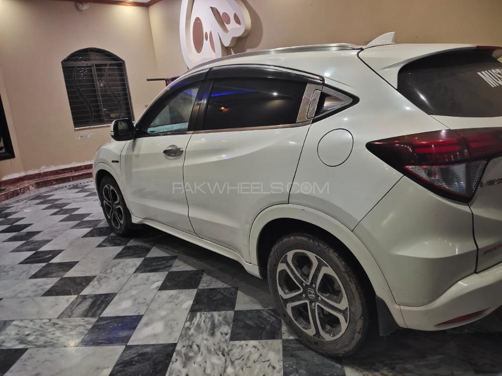 Honda Vezel 2015 for Sale in Lahore Honda Vezel 2015 for Sale in Lahore Image-2
