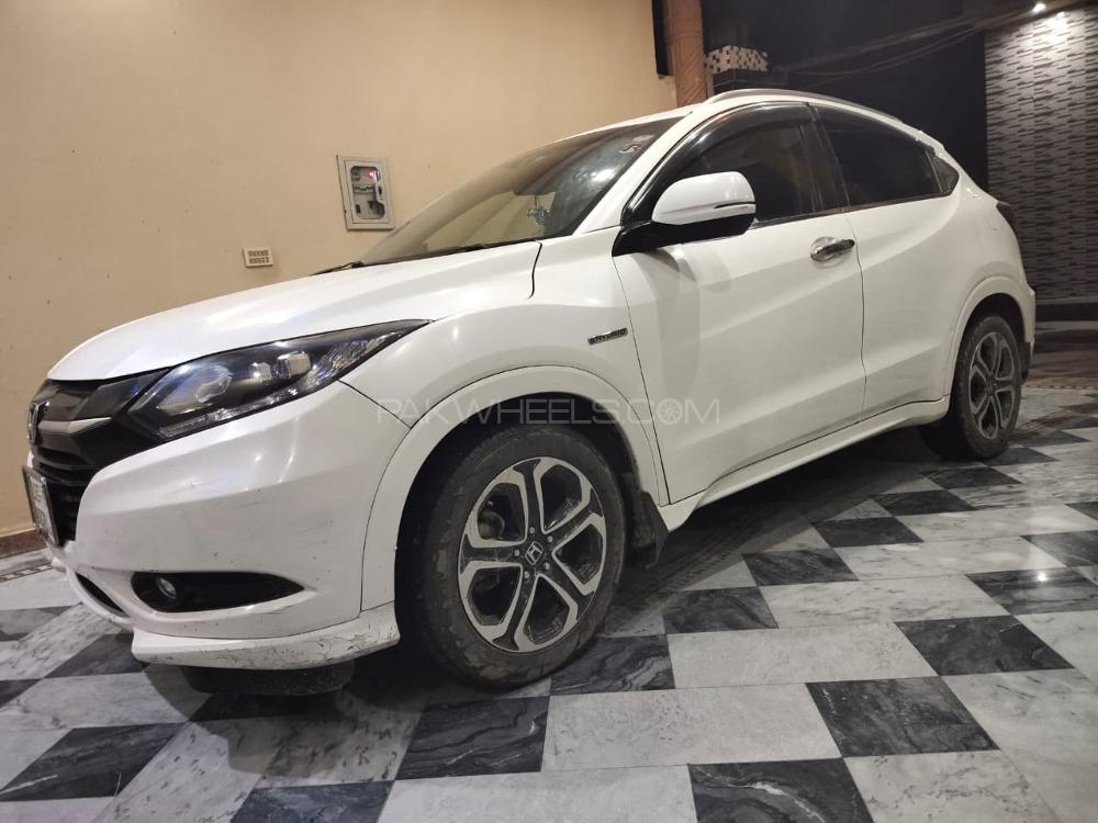 Honda Vezel 2015 for Sale in Lahore Image-1